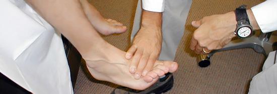 bunion pain foot examination